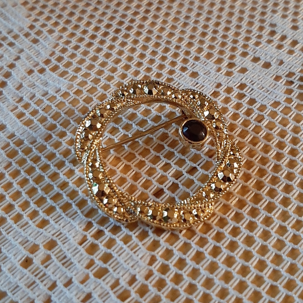 Vintage Golden Circle Pin